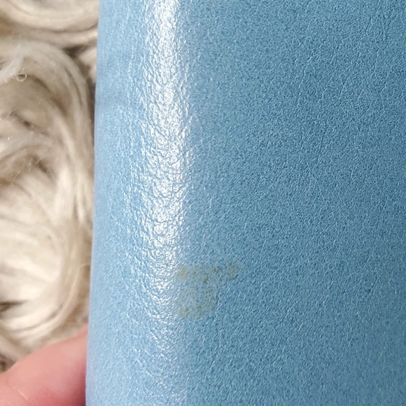 ROOTS genuine leather baby blue wallet - Picture 4 of 5
